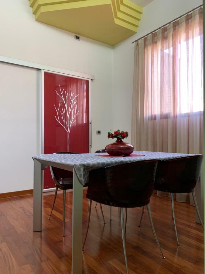דירות אבולה "A Casa Di Lele" מראה חיצוני תמונה